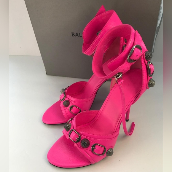 New - 💯 Authentic   BALENCIAGACagole embellished crinkled-leather sandals - Picture 11 of 14